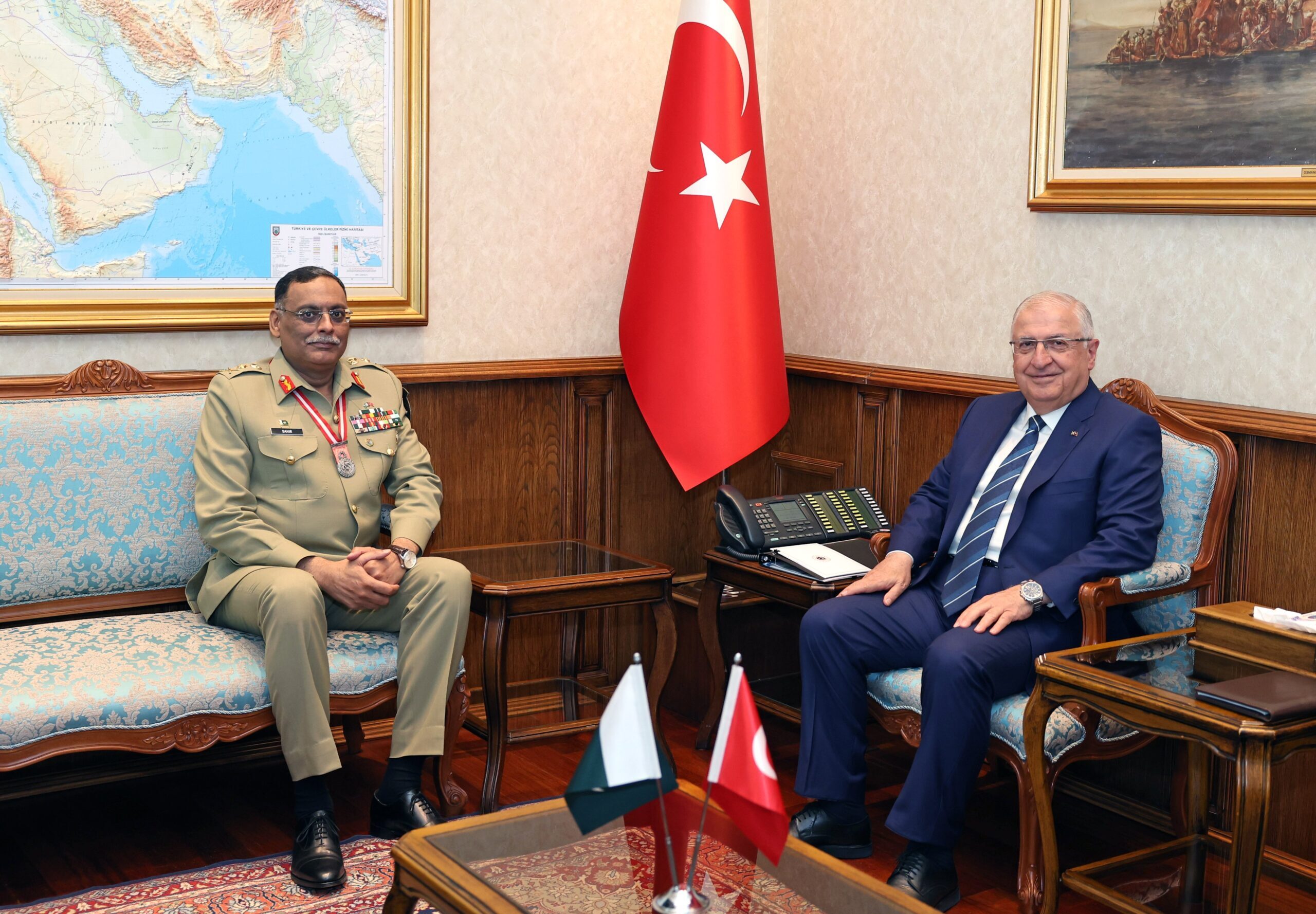 Minister Guler receives Pakistan's Chief of General Staff in Ankara