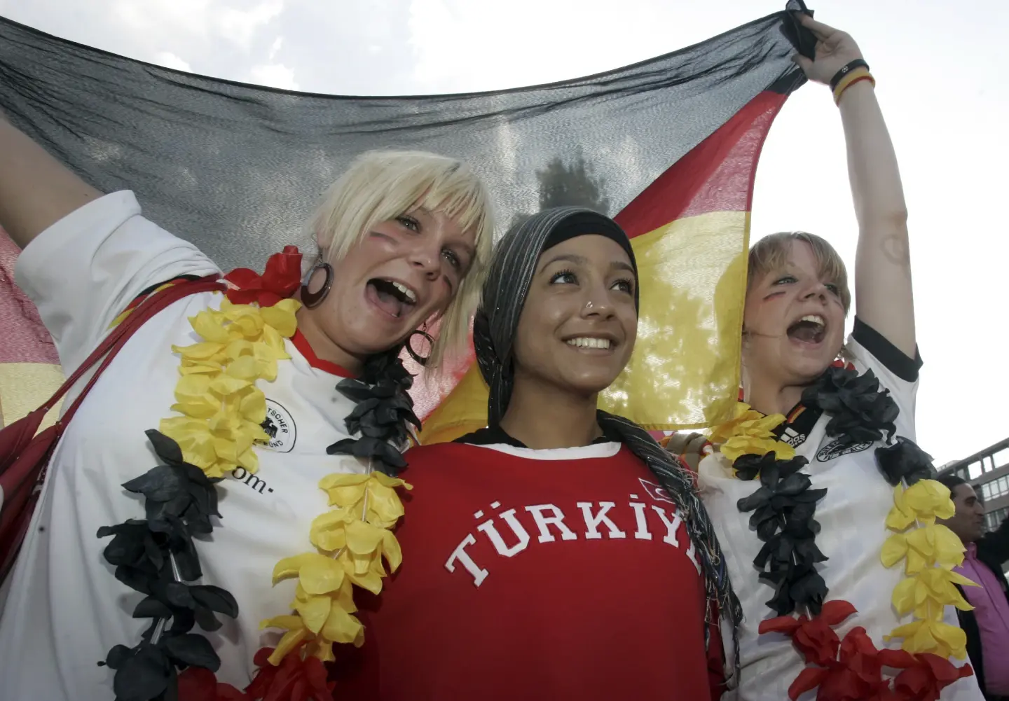 Euro 2024: Turkish-German community rallies behind Türkiye and Germany