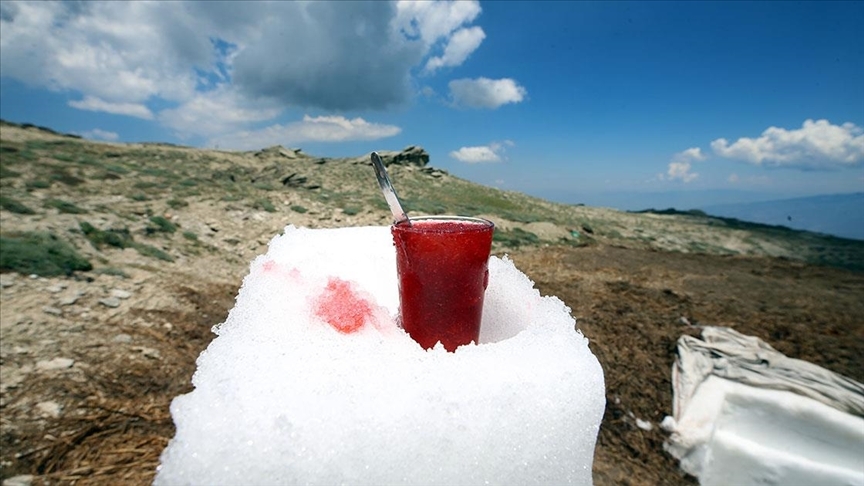 Natural remedy for hot weather in Türkiye: Snow desserts