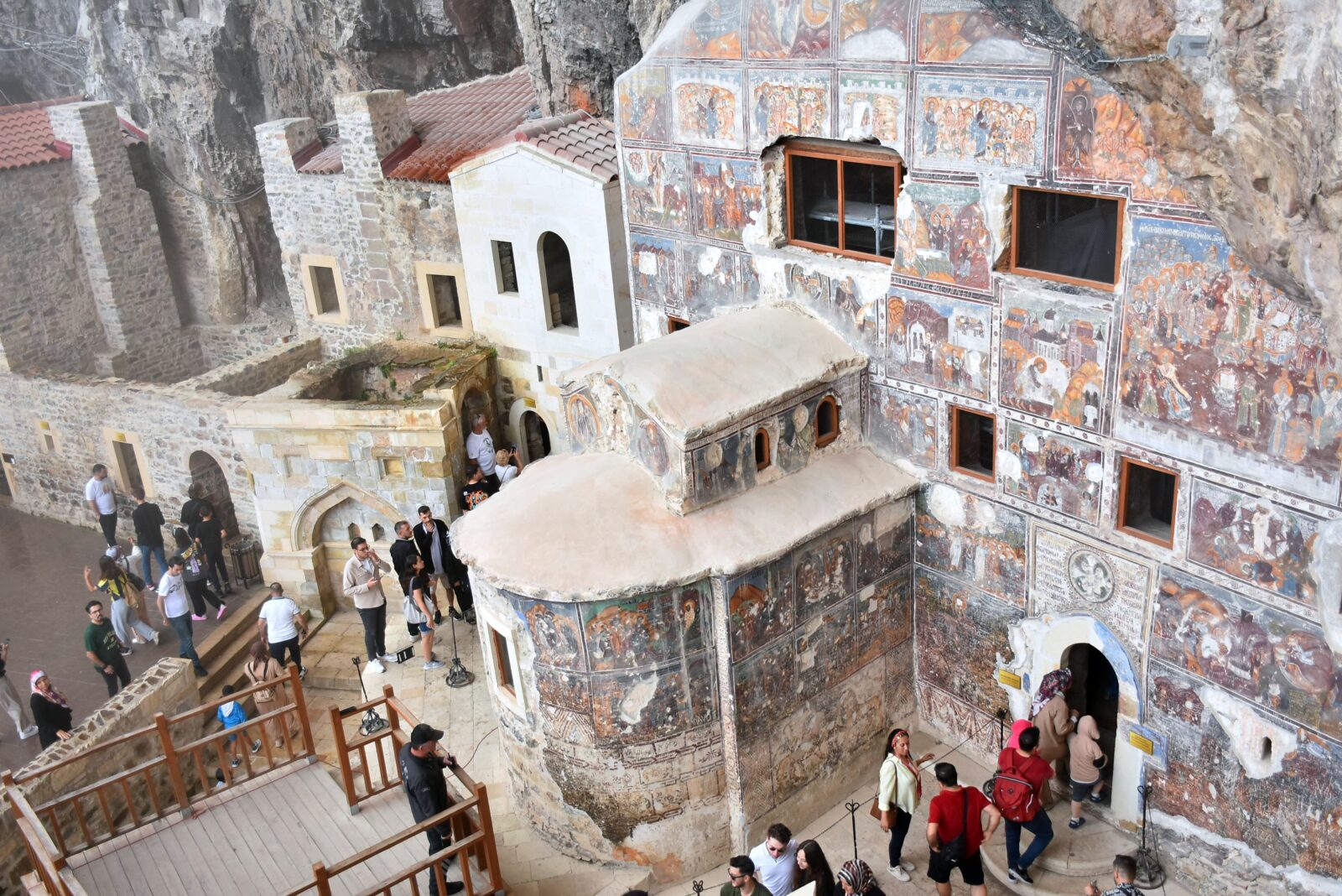 Türkiye’s Sumela Monastery transforms into winter wonderland