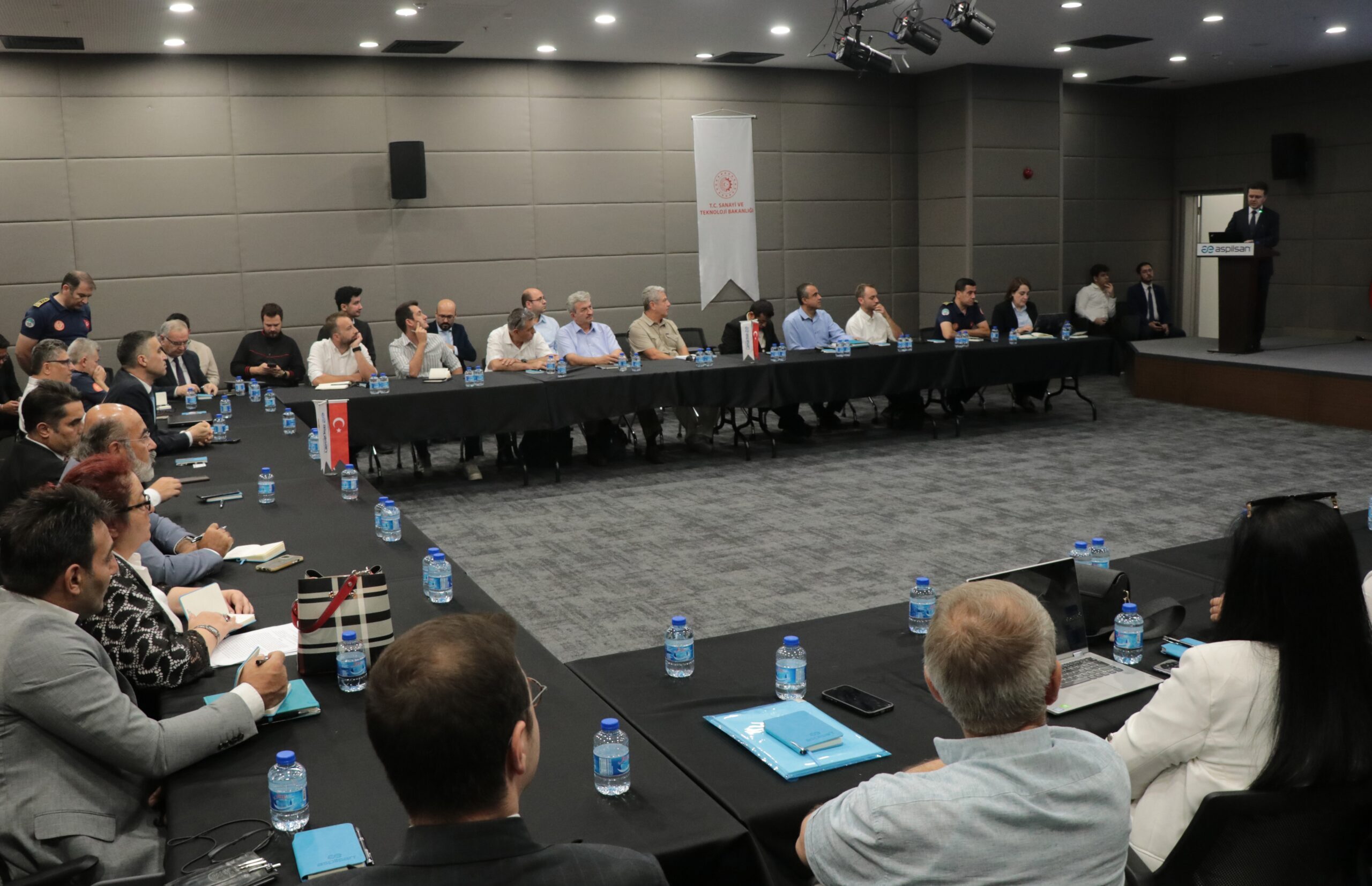 Türkiye's Aspilsan Energy hosts workshop on extinguishing lithium-ion battery fires