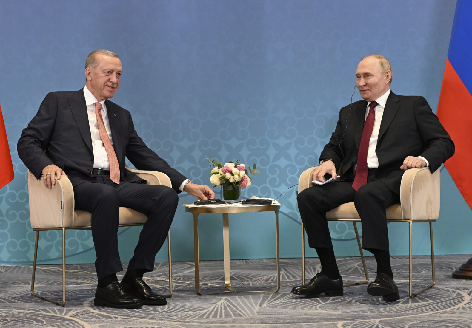 President Erdogan, Russian President Putin discuss bilateral and regional ties