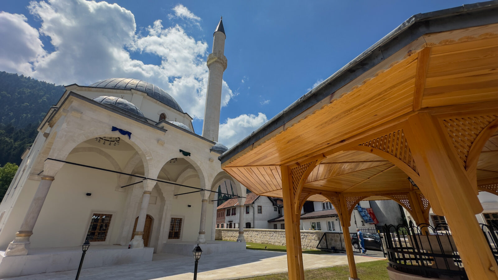 Sinan Bey Mosque, Ottoman monument destroyed during war in Bosnia, reopens