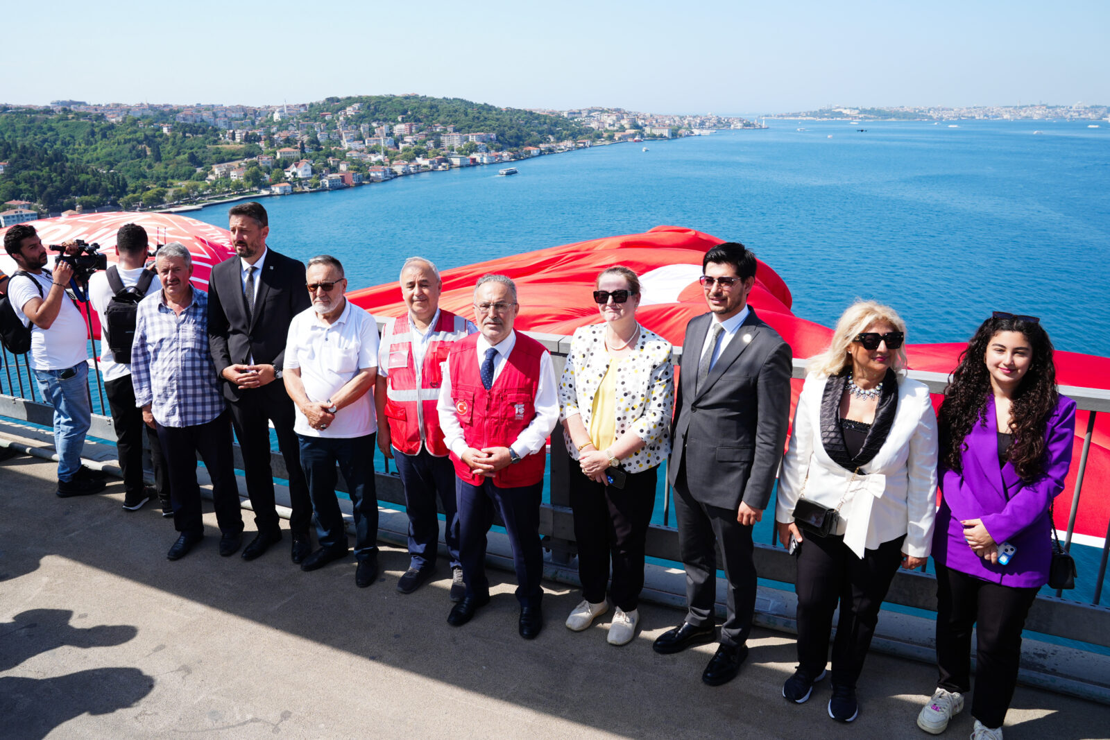 Turkish flags unfurl on Istanbul bridges to honor July 15 coup attempt victims