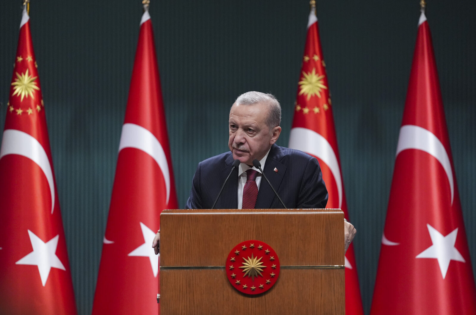 Erdoğan ulusa ekonomik ilerleme ve diplomatik çabalarla ilgili seslendi