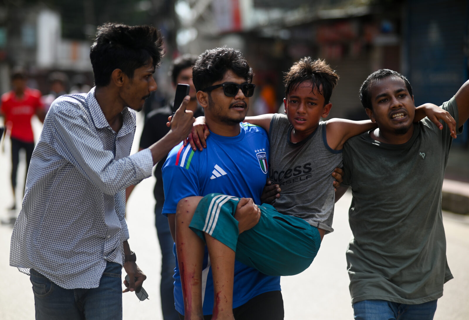 Life halts in Bangladesh as protests erupt over public sector quotas, leaving 7 dead