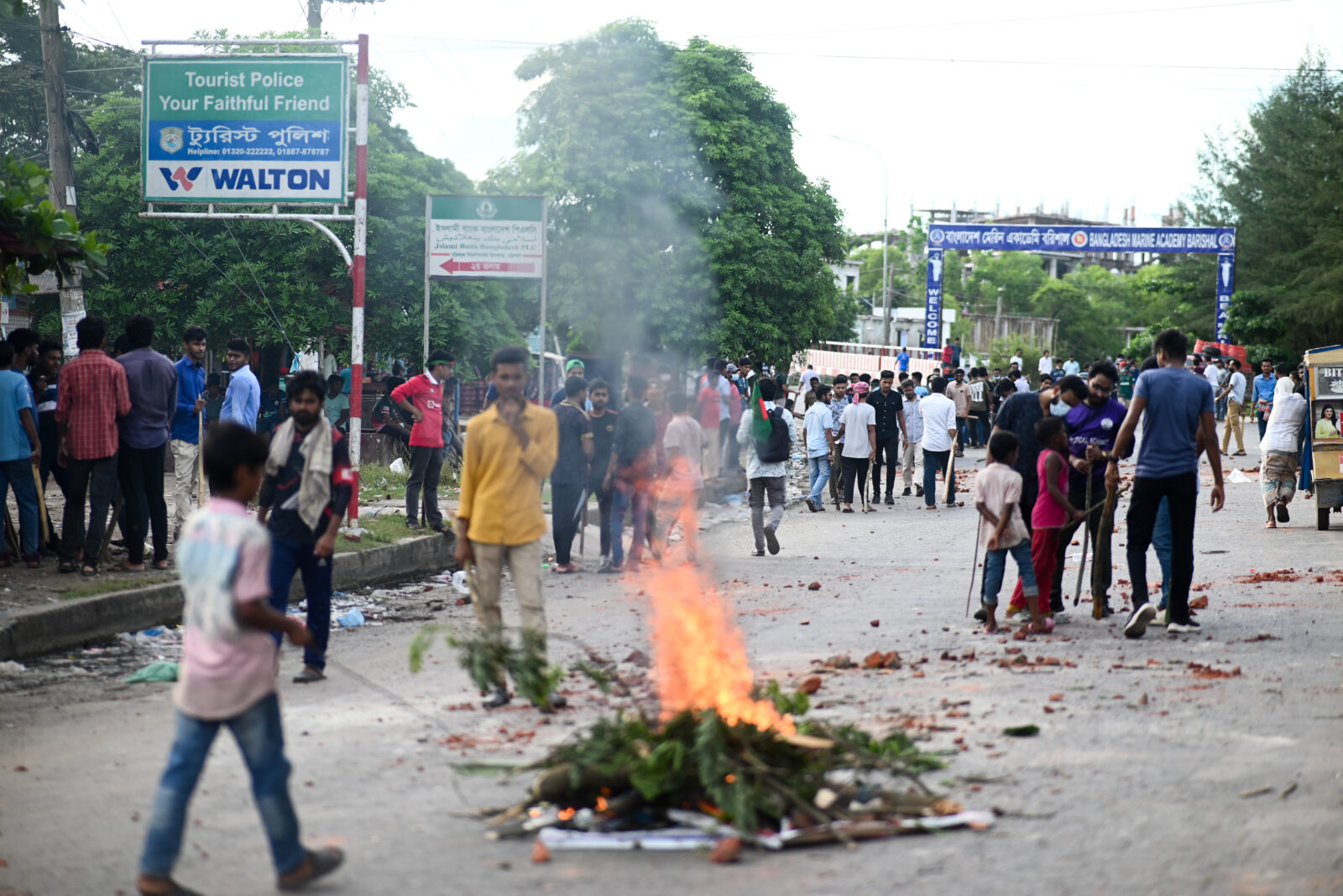 Life halts in Bangladesh as protests erupt over public sector quotas, leaving 7 dead