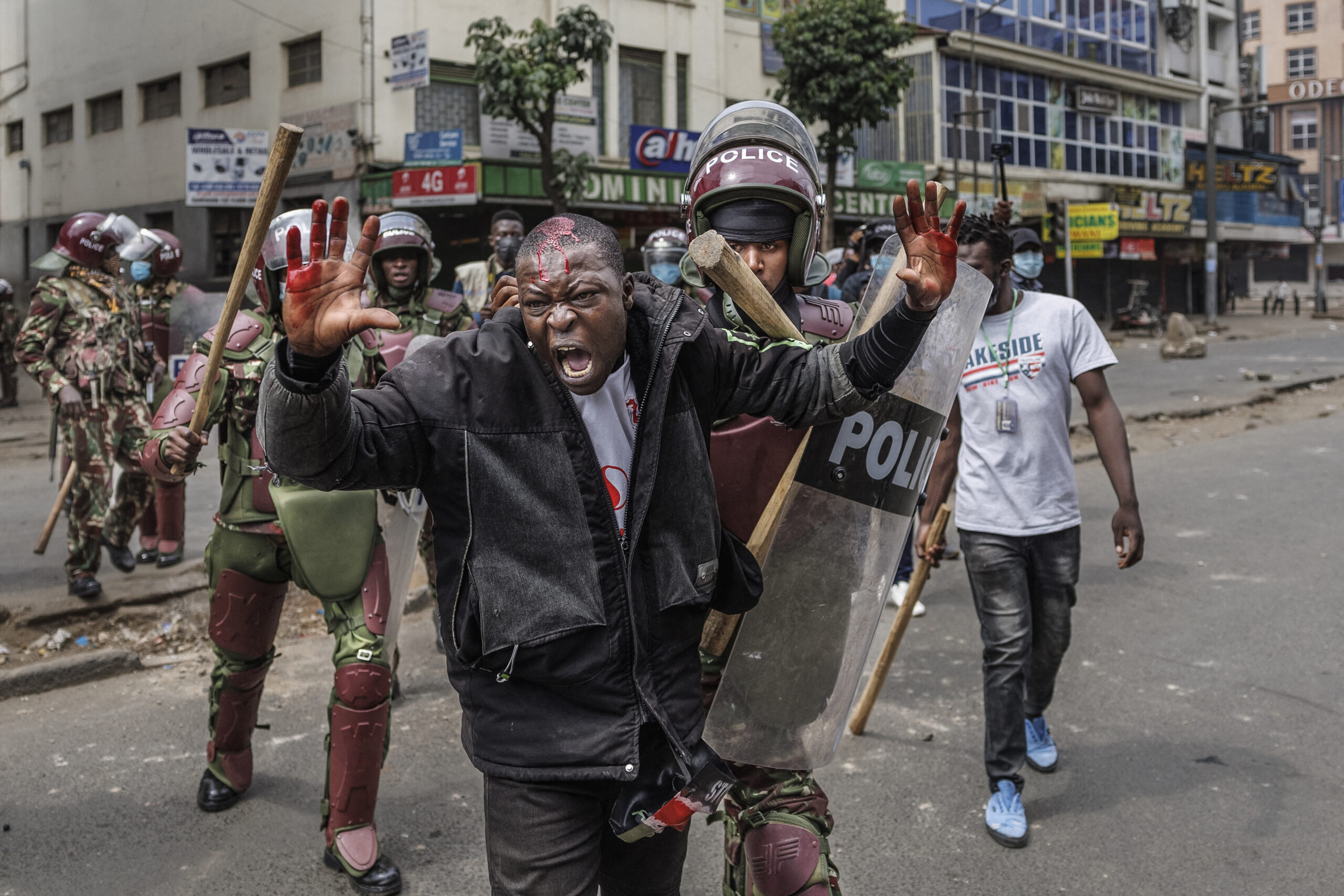Kenyan government reviews public servant salaries after deadly protests
