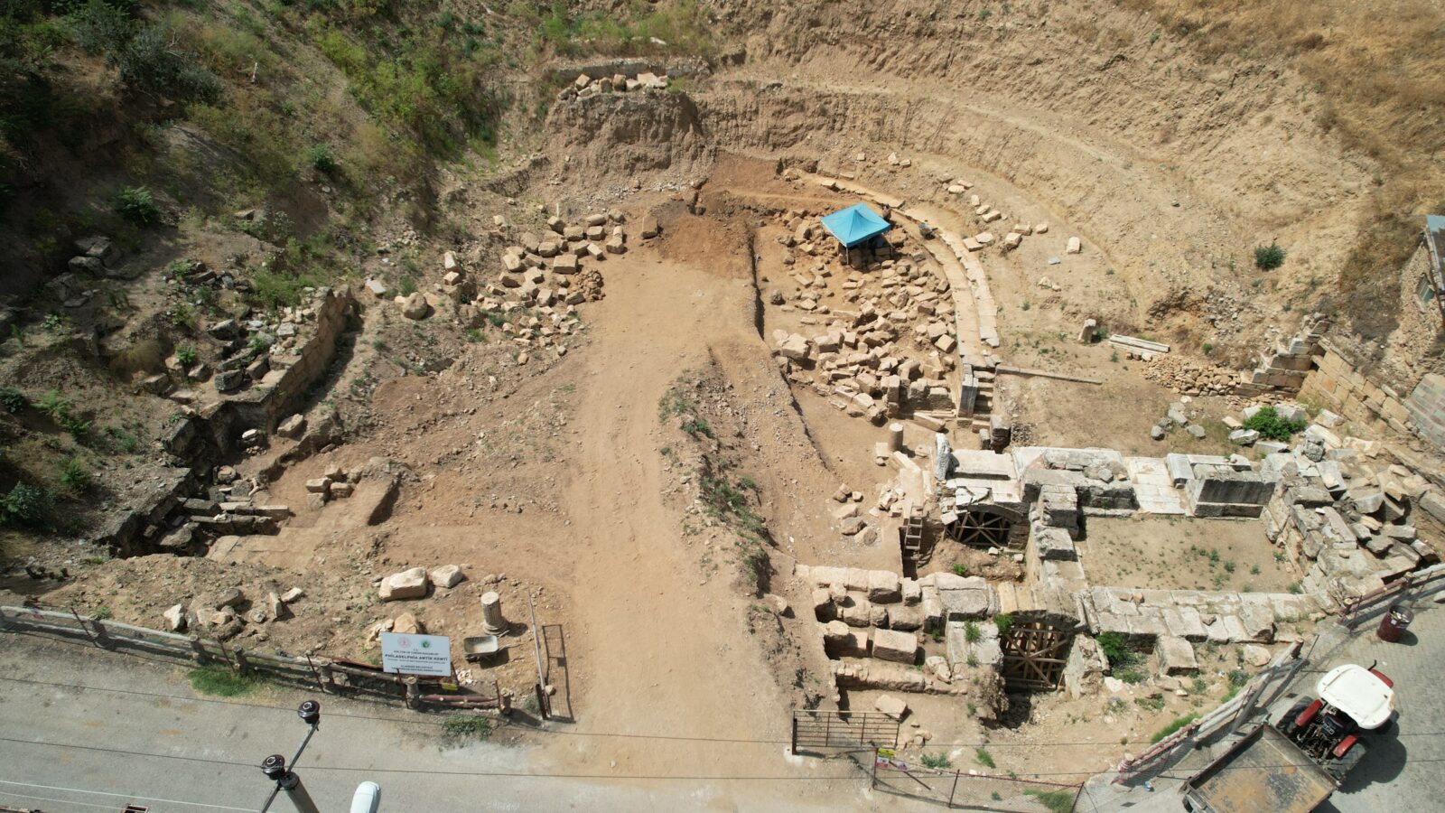 Ancient theater of Philadelphia discovered in Manisa, Türkiye