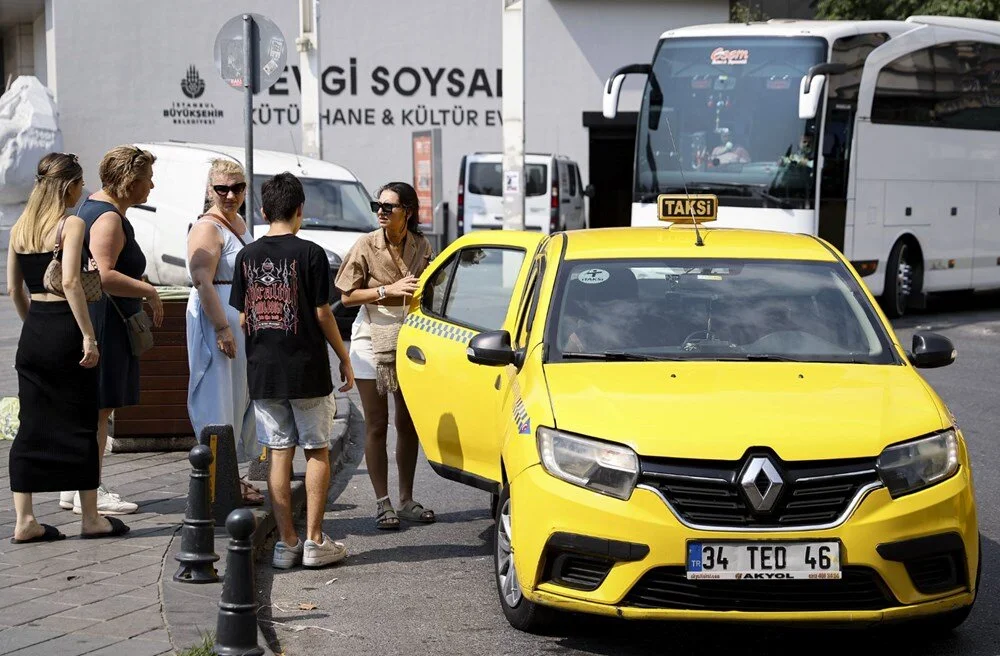 Are Turkish taxi drivers undermining Türkiye's tourism industry?