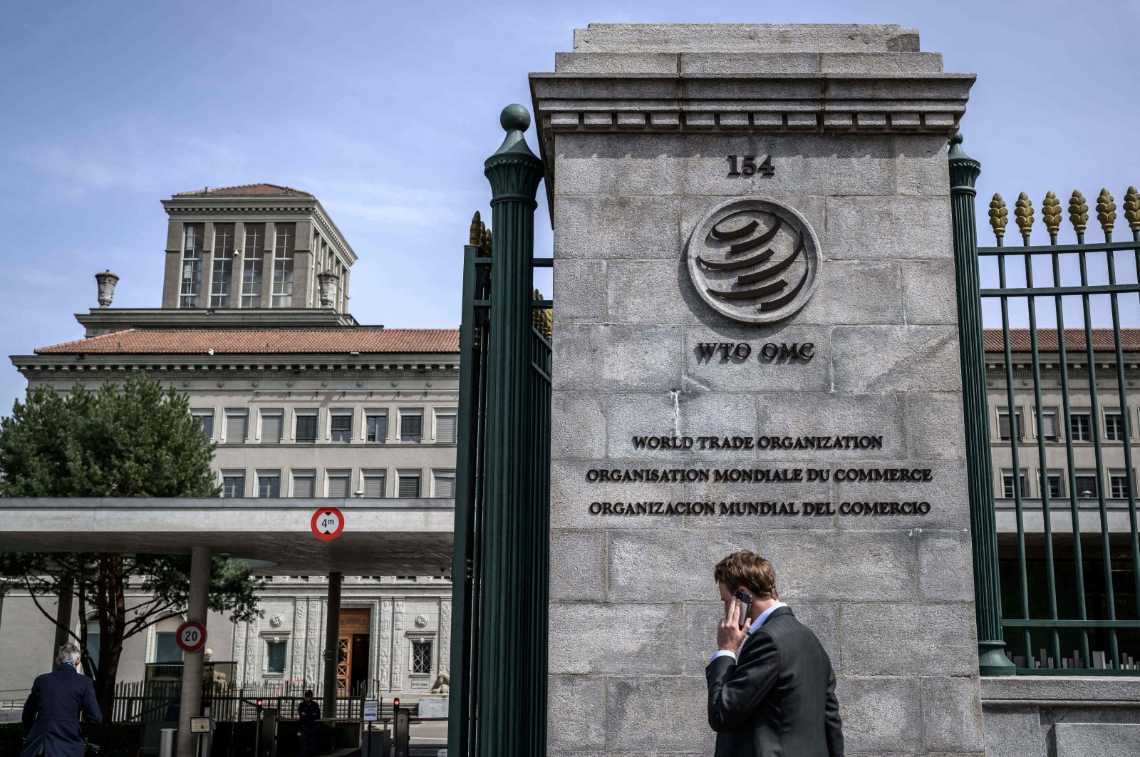 Global trade to hit $32 trillion: WTO