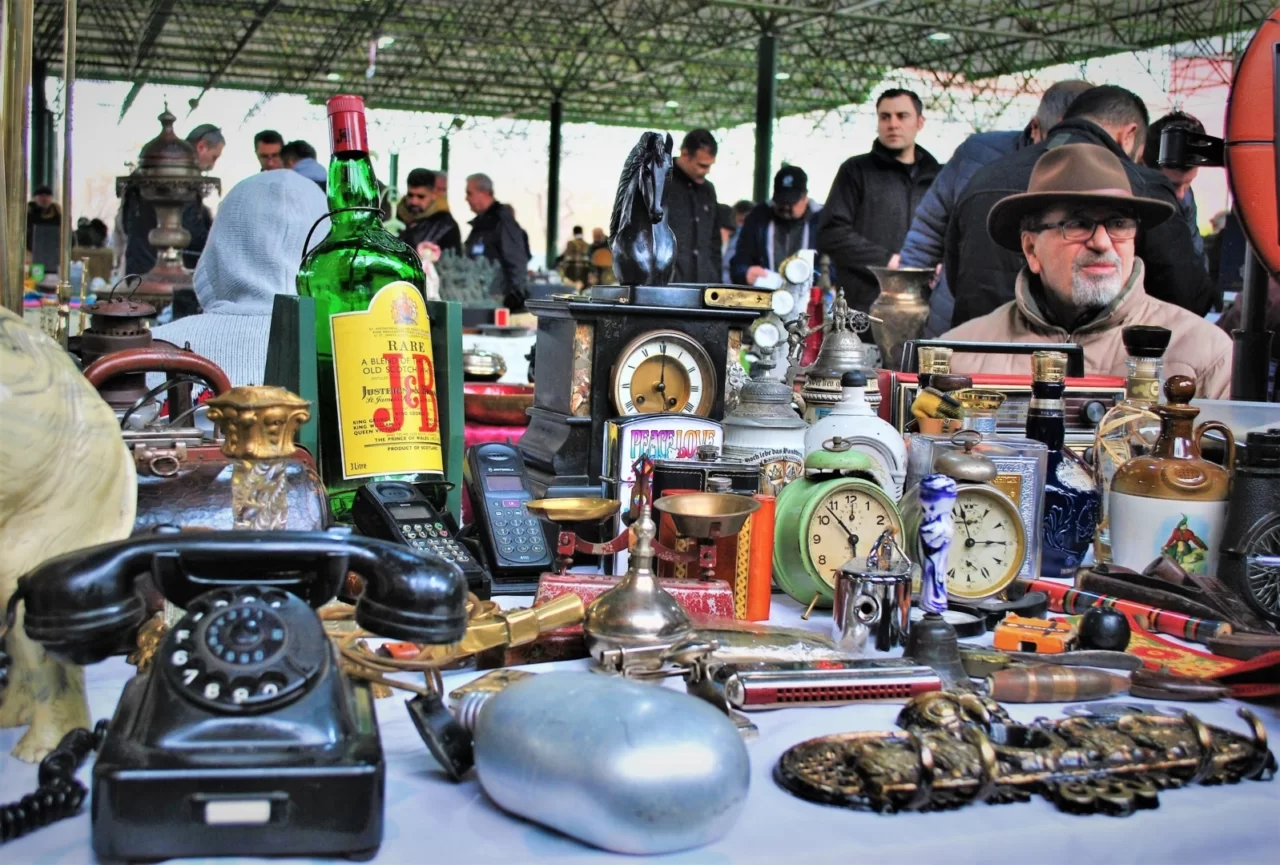 Journey through Türkiye's antique and flea markets