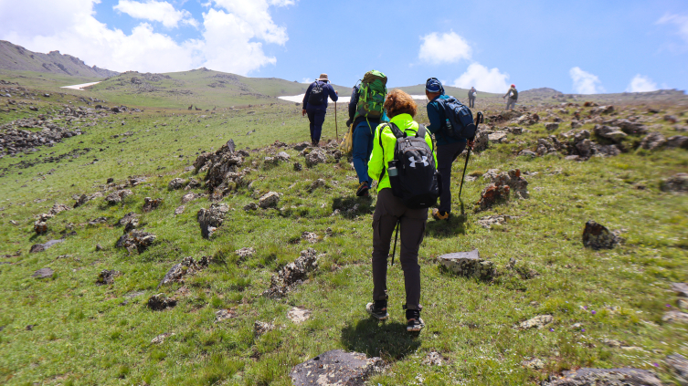 New nature adventure unlocked: Explore Mount Ararat’s meteor craters in Türkiye