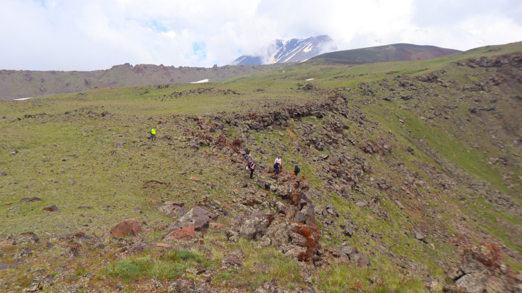 New nature adventure unlocked: Explore Mount Ararat’s meteor craters in Türkiye