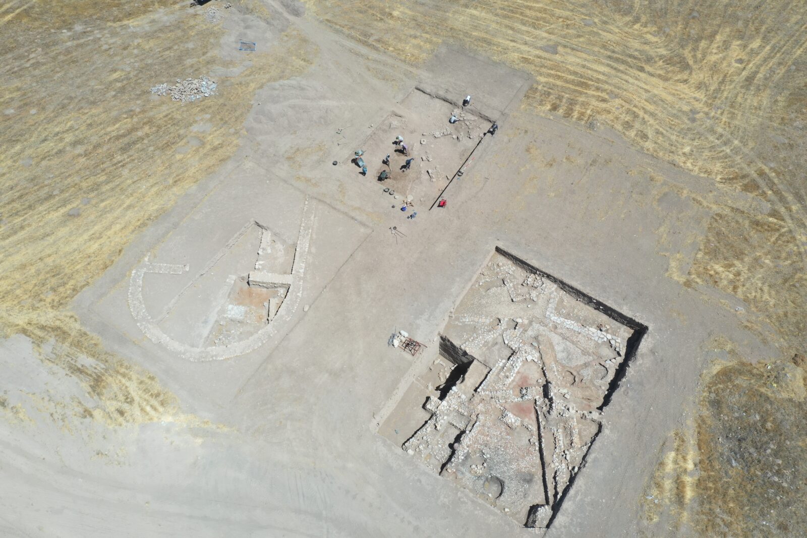 2,800-year-old agricultural treasures unearthed in Türkiye's Kahramanmaras