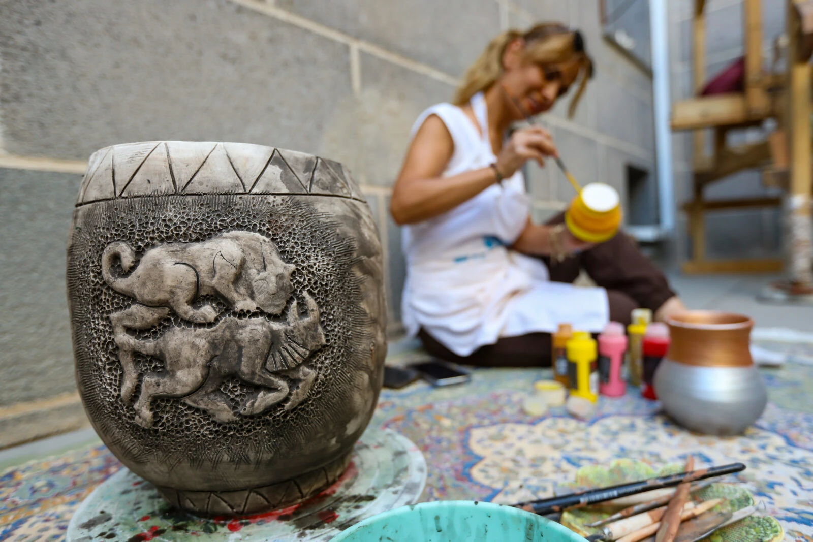 Women's hands shape Diyarbakir's heritage in clay, color