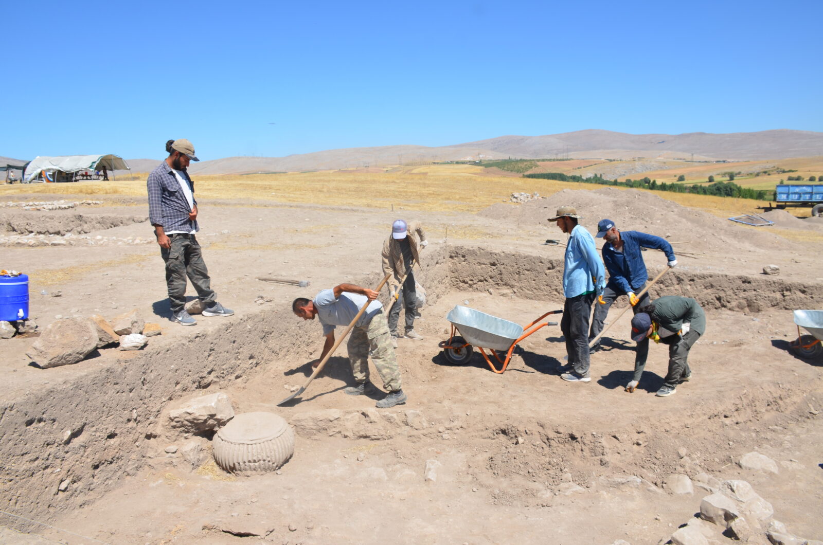 2,800-year-old agricultural treasures unearthed in Türkiye's Kahramanmaras