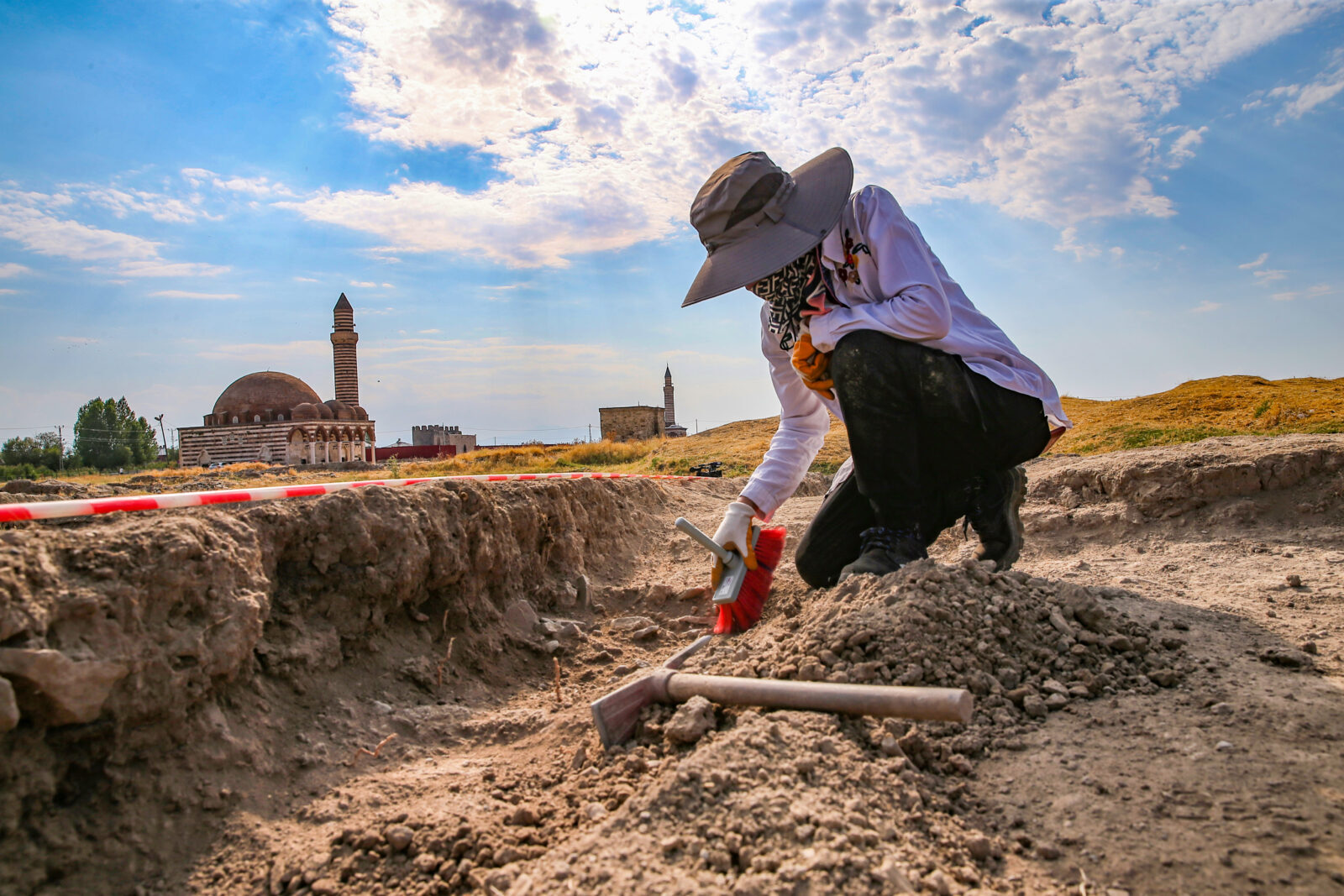 New architectural treasures uncovered in ancient city of Van