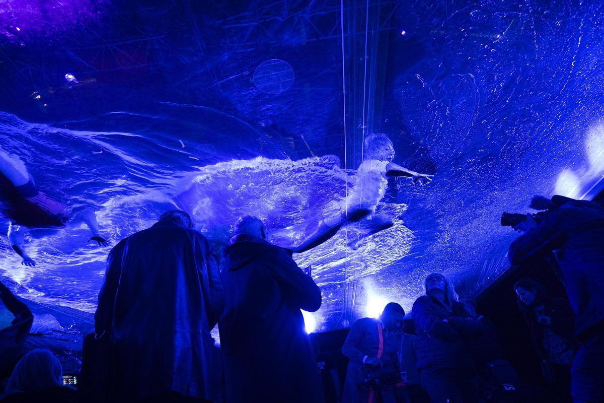 Fuerza Bruta Wayra transforms Istanbul's Volkswagen Arena with stunning 360-degree performance