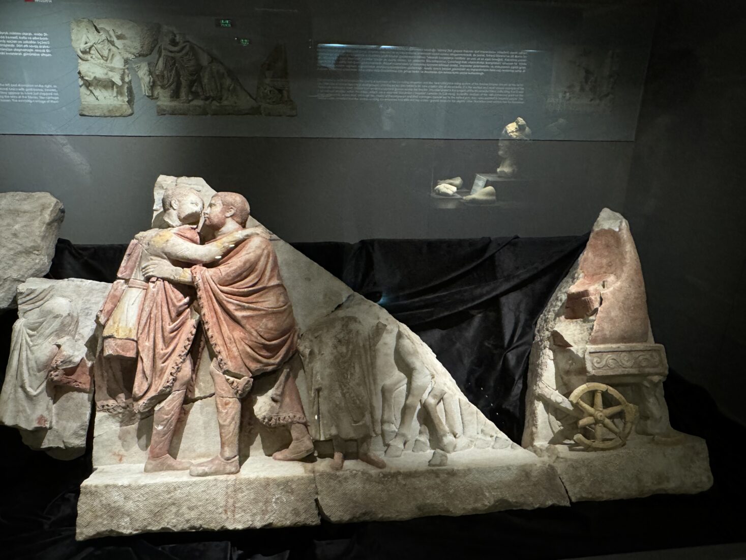 Ancient Roman emperors' embrace unveiled at Türkiye's Kocaeli museum