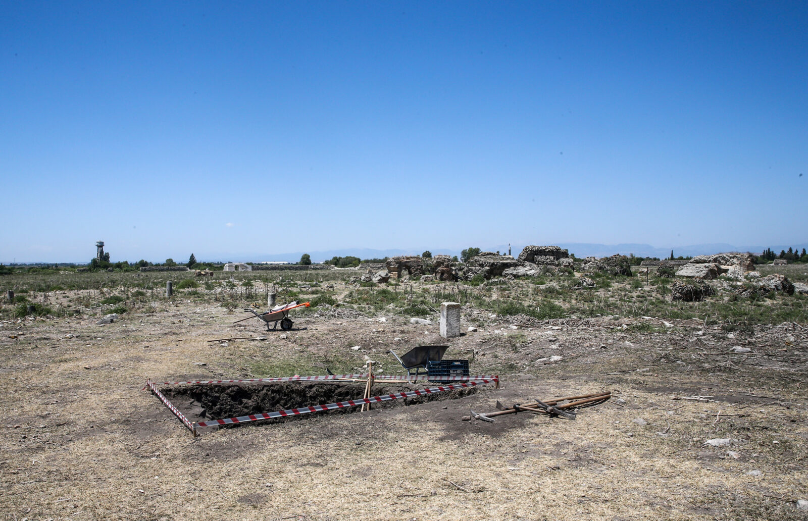 Remains of Abbasid Mosque unearthed in Anavarza Ancient City, Türkiye