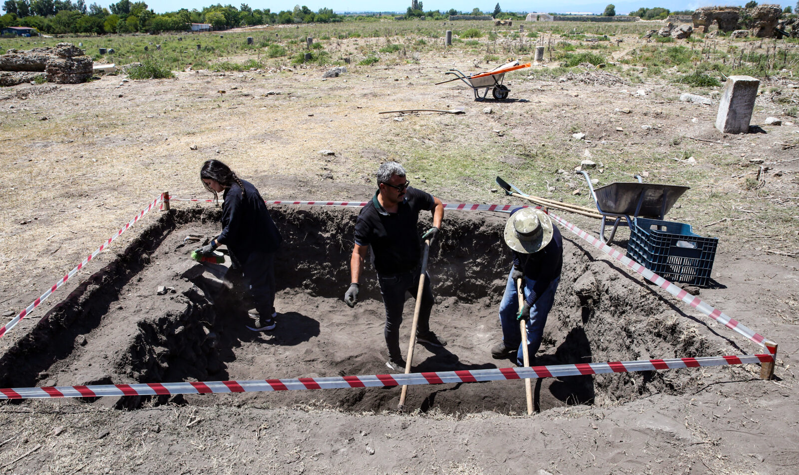 Remains of Abbasid Mosque unearthed in Anavarza Ancient City, Türkiye