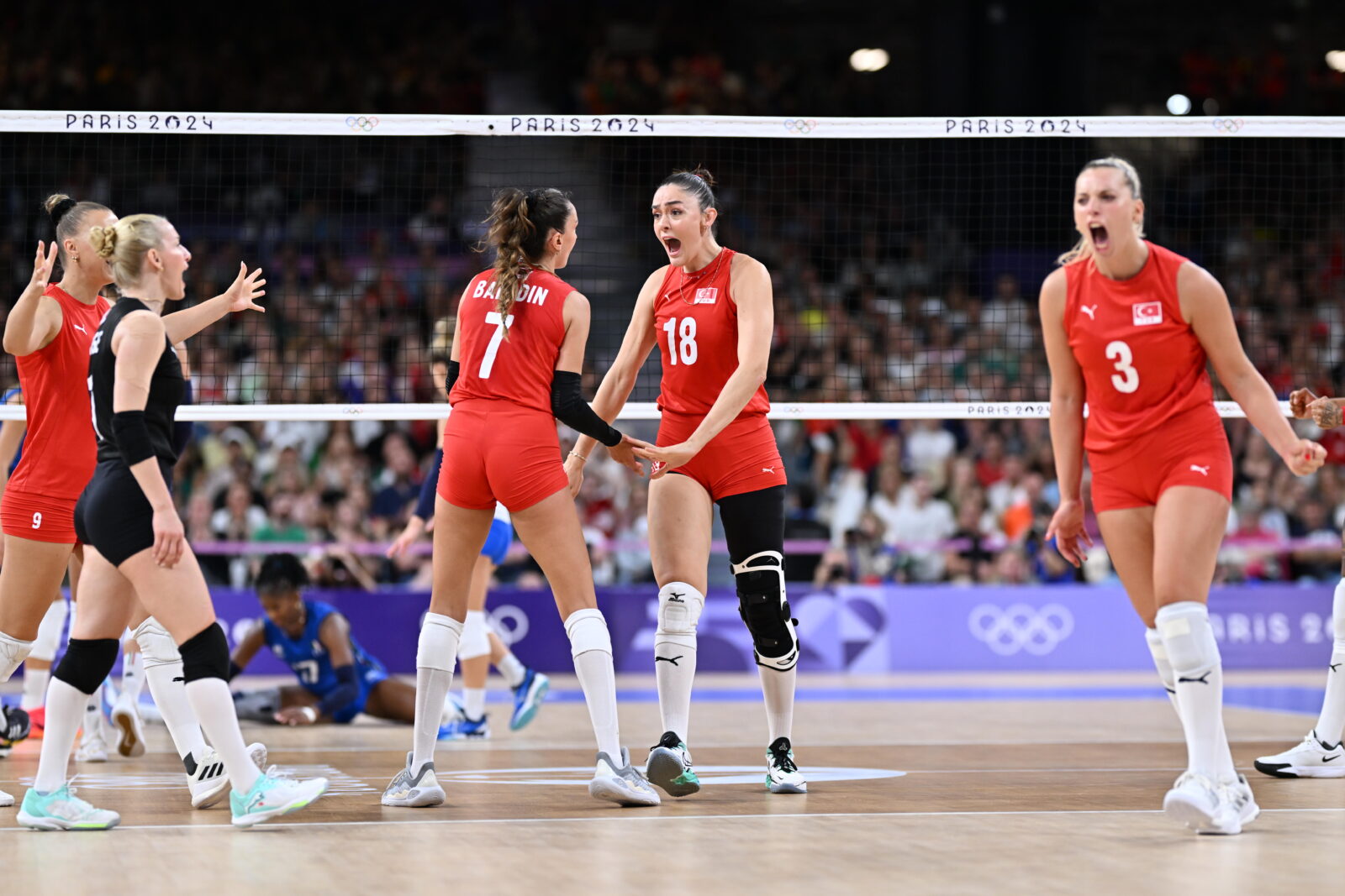 Turkish women's volleyball team loses to Italy at Paris 2024 final