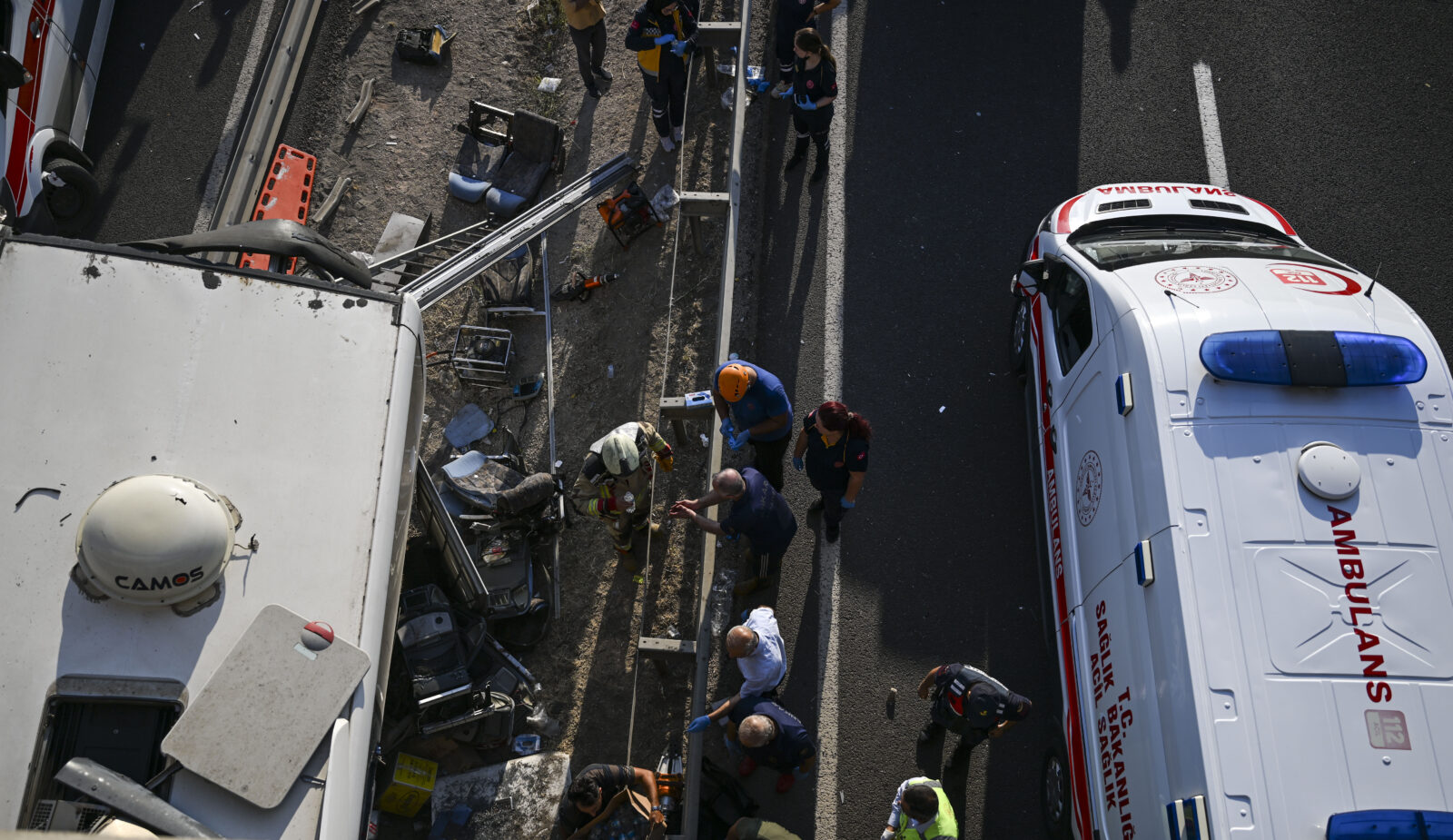 Tragedy strikes near Türkiye's Ankara: Many dead, injured as bus crashes into bridge