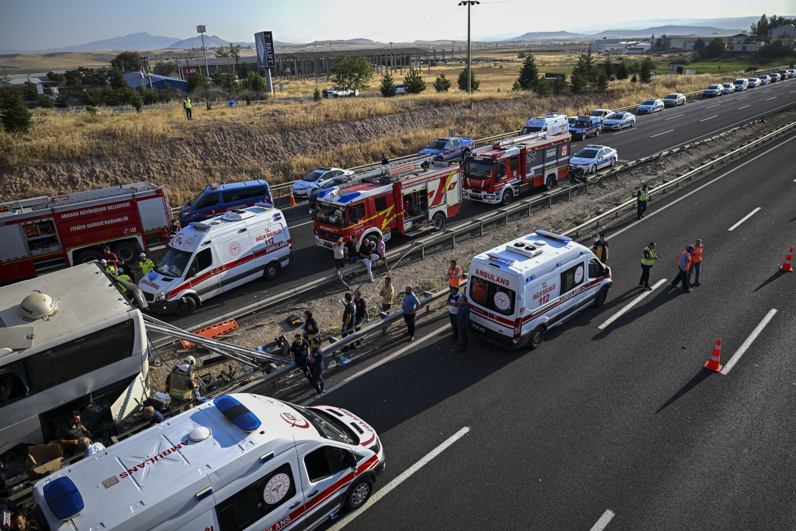 Tragedy strikes near Türkiye's Ankara: Many dead, injured as bus crashes into bridge