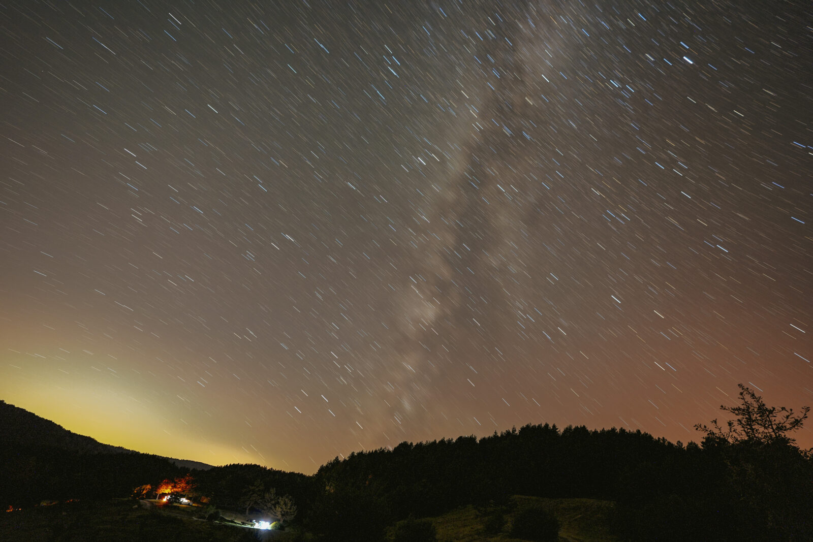 Perseid meteor shower lights up Ankara's skies in stunning display