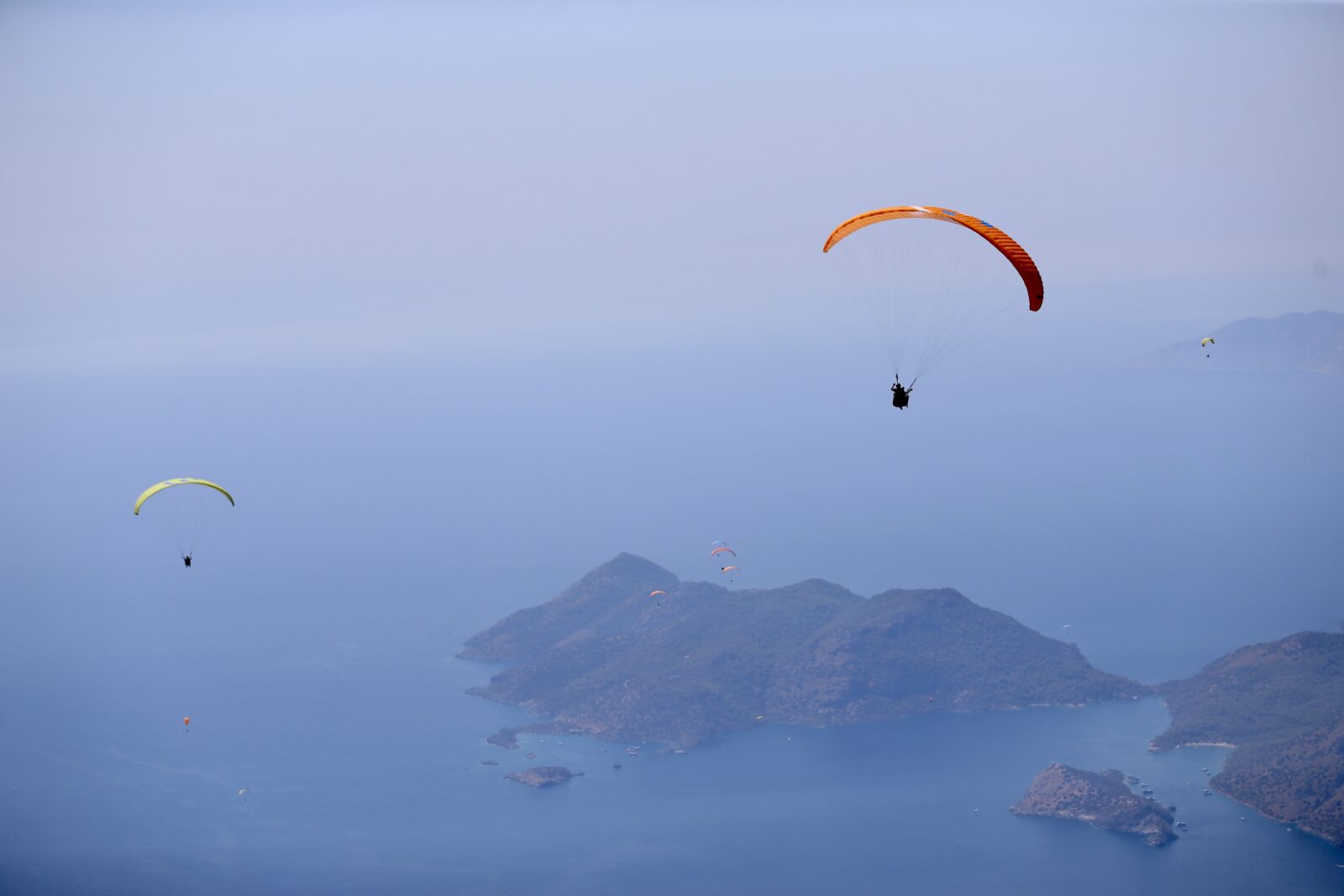 Babadag hits new heights: 73K thrilling skydives over Oludeniz