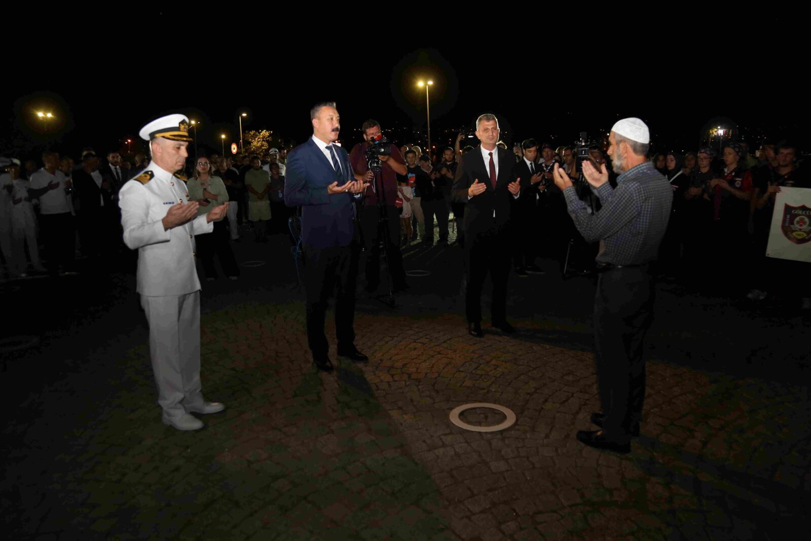 Türkiye remembers devastating 1999 quake with ceremonies across affected cities