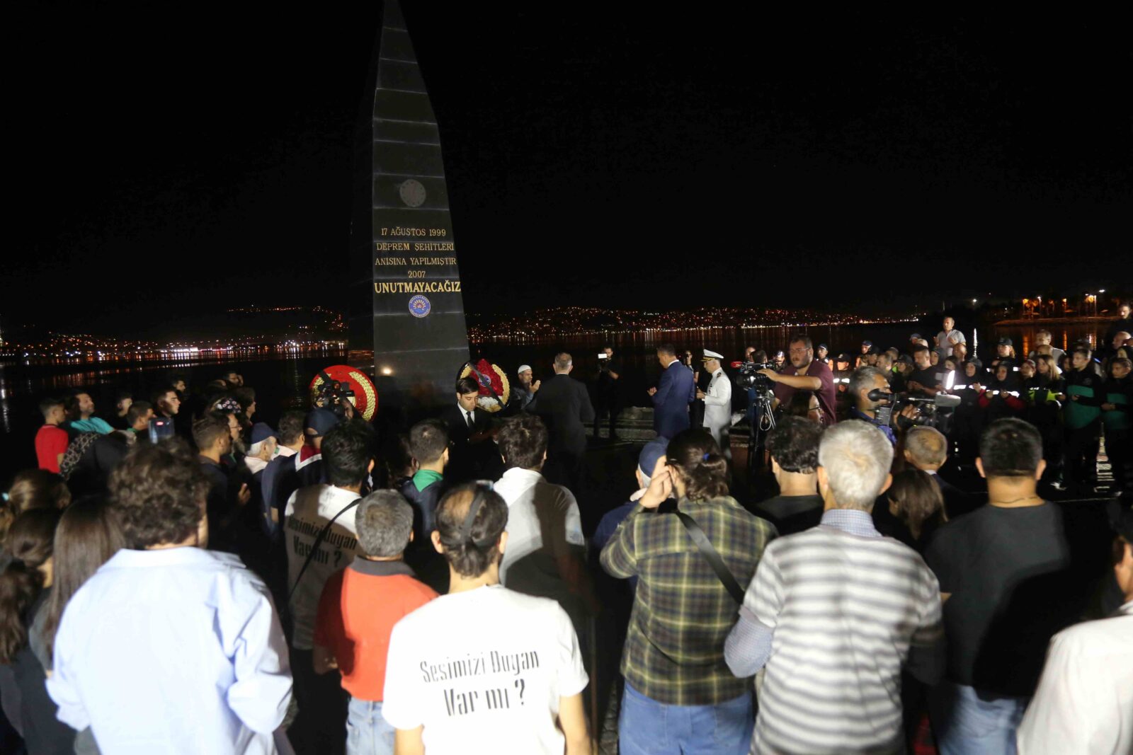 Türkiye remembers devastating 1999 quake with ceremonies across affected cities