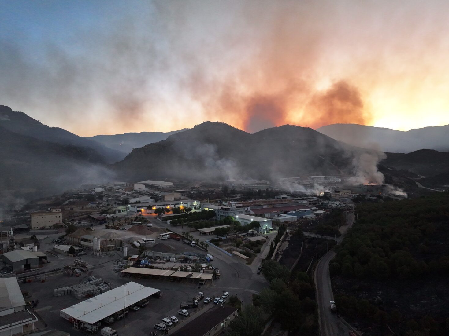 69 out of 72 wildfires in Türkiye under control, Izmir residential areas safe