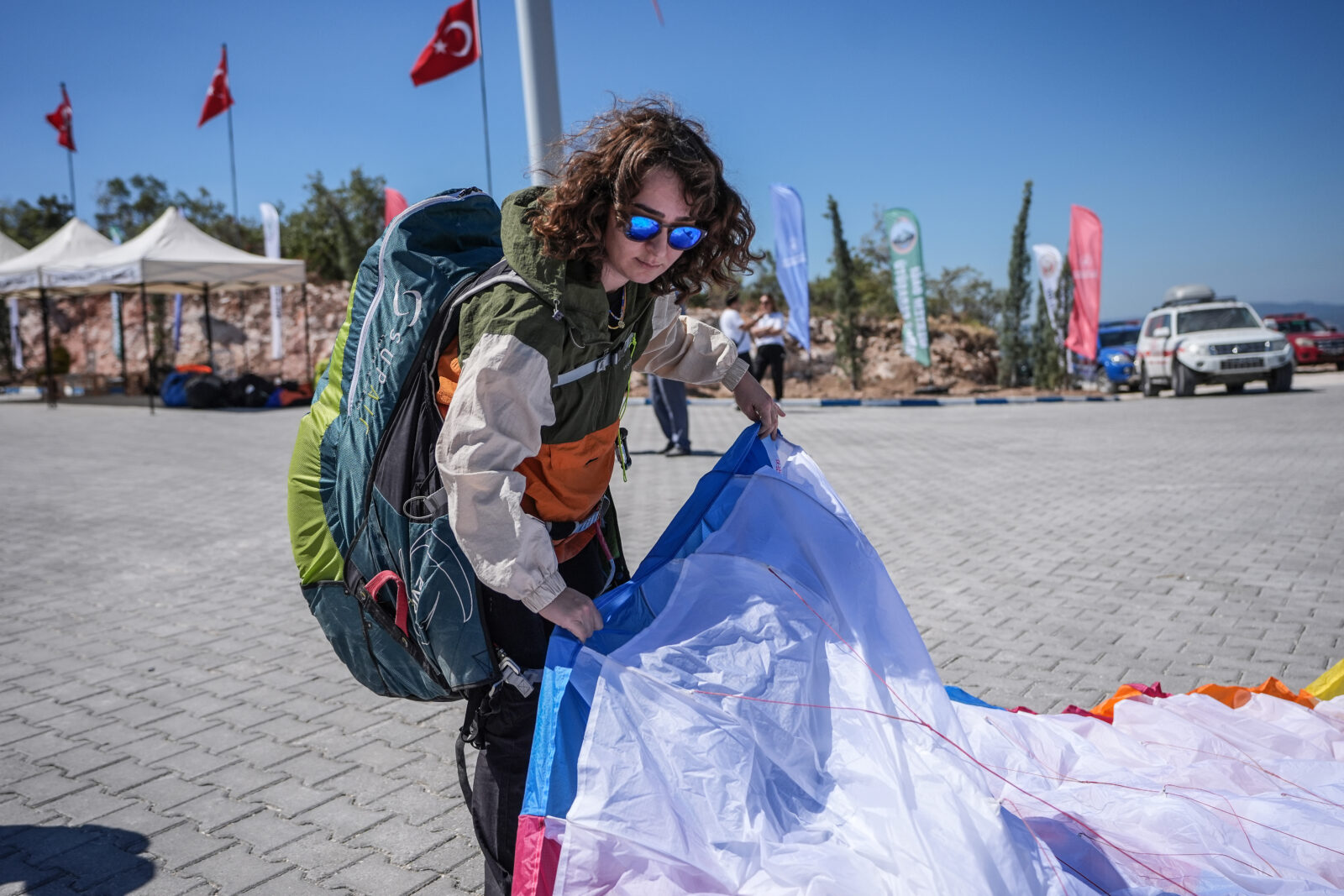 Paragliding event in Türkiye's Bilecik attracts over 100 athletes