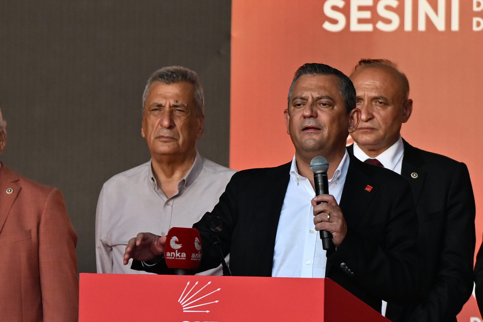 Turkish mayor addresses love affair rumors with opposition leader in new video