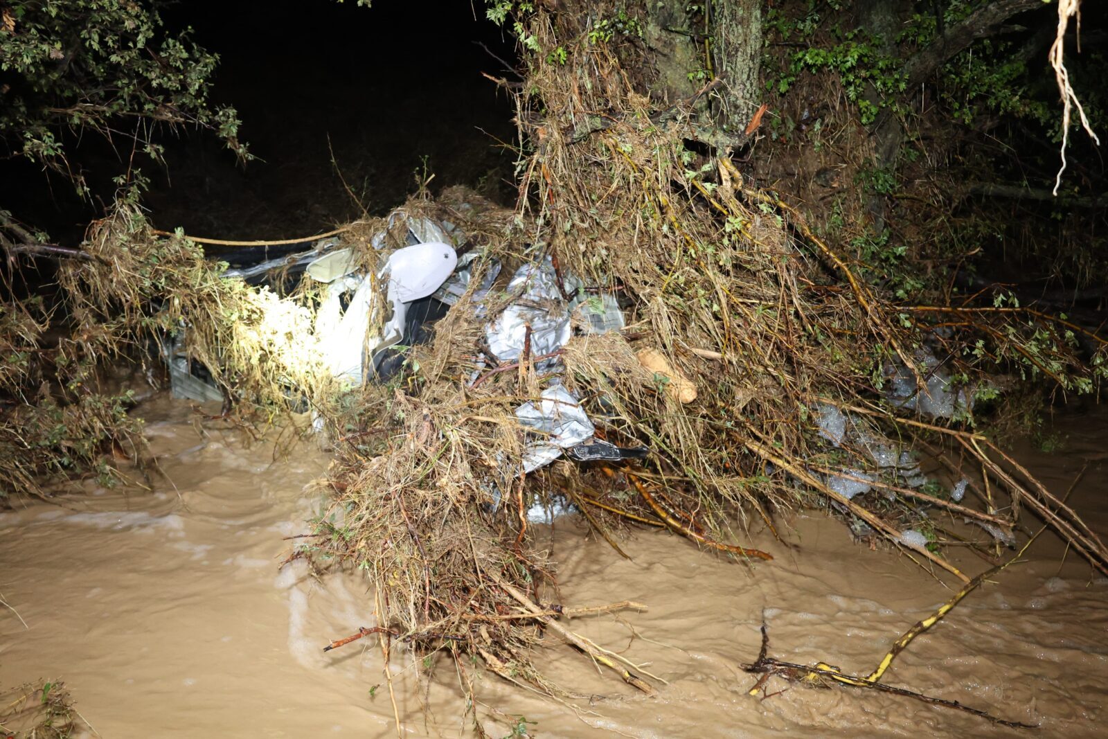 Türkiye struggles with severe floods after devastating forest fires