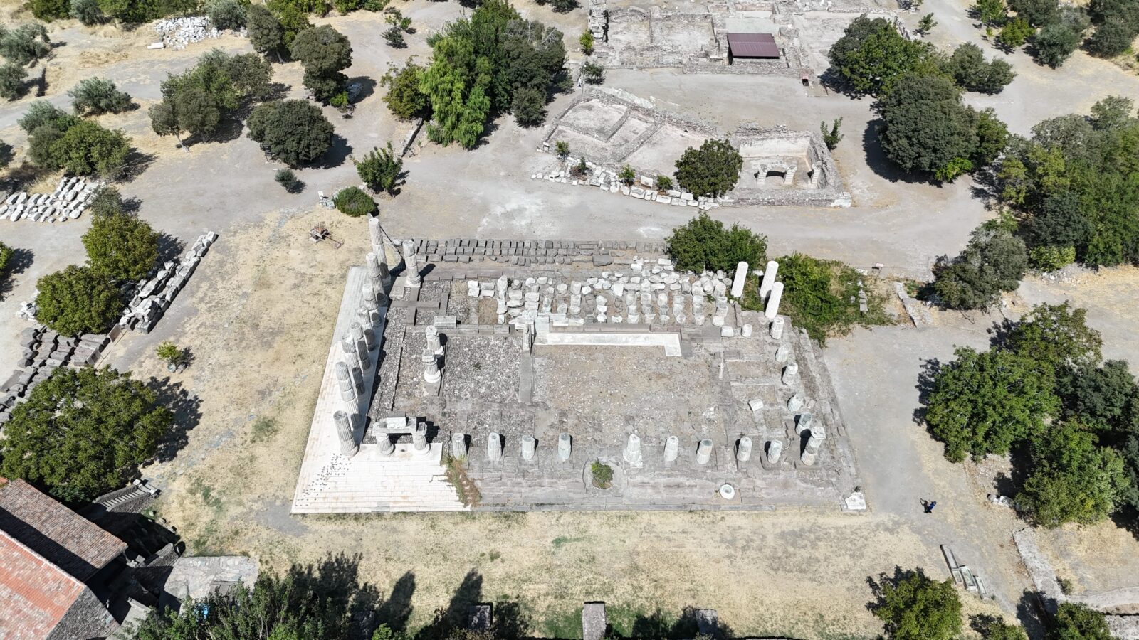 Ancient tomb uncovered in Türkiye’s 'village of mice' at Apollo Smintheion Sanctuary