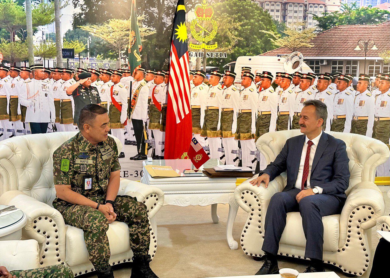 Türkiye's head of defense industries meets Malaysian PM