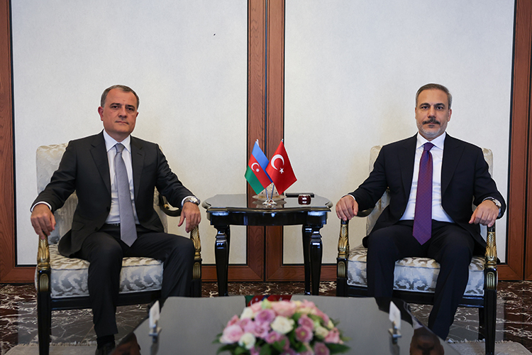 Türkiye, Azerbaijan to stand shoulder to shoulder through thick and thin: FM Fidan