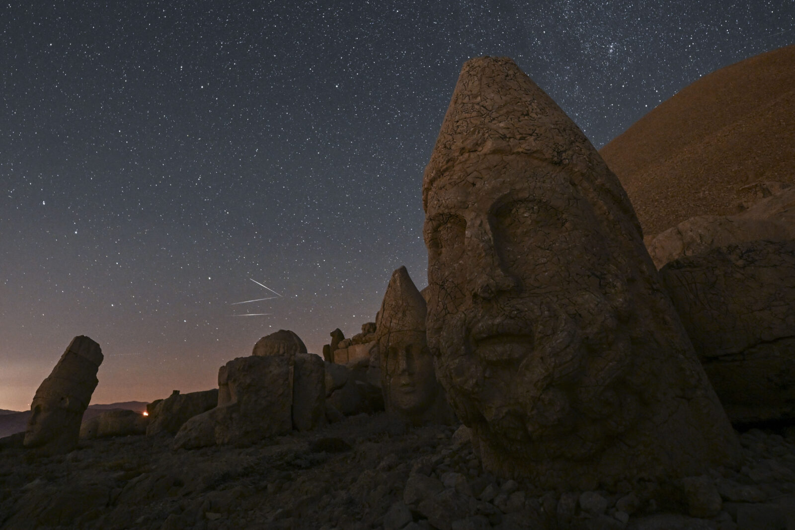 Perseid meteor shower observed in Türkiye's ancient cities