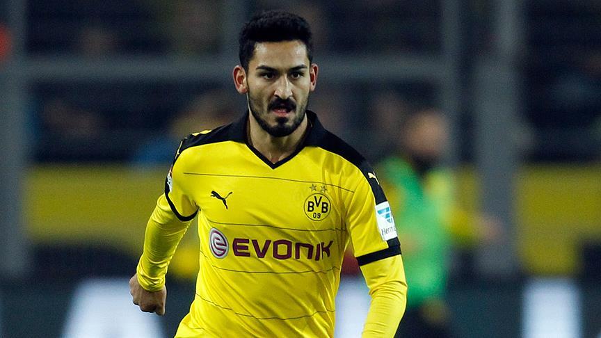 Gundogan quits German national football team, amid attacks on his Turkish origin