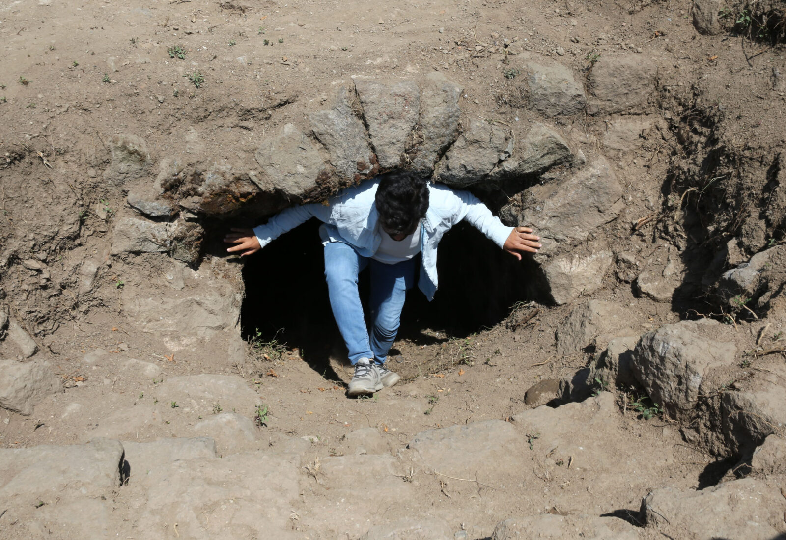 Ancient water distribution system discovered at Türkiye's Bitlis Castle