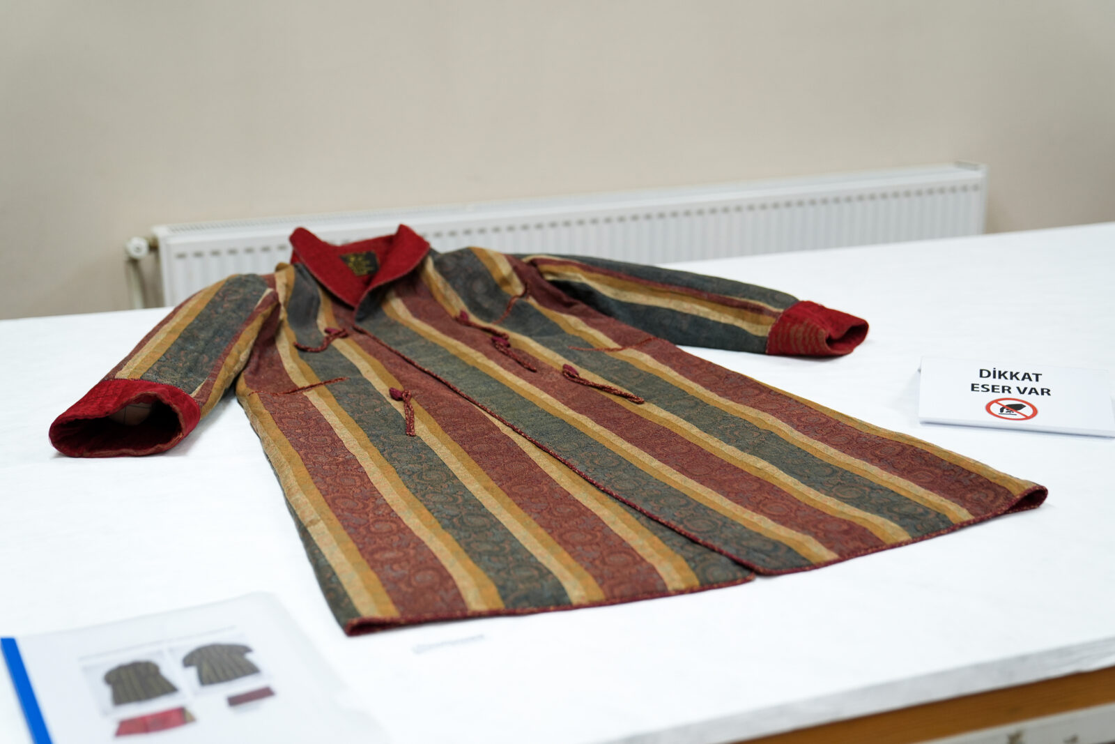 Restoration of robe belonging to Sultan Abdulhamid II completed in Istanbul