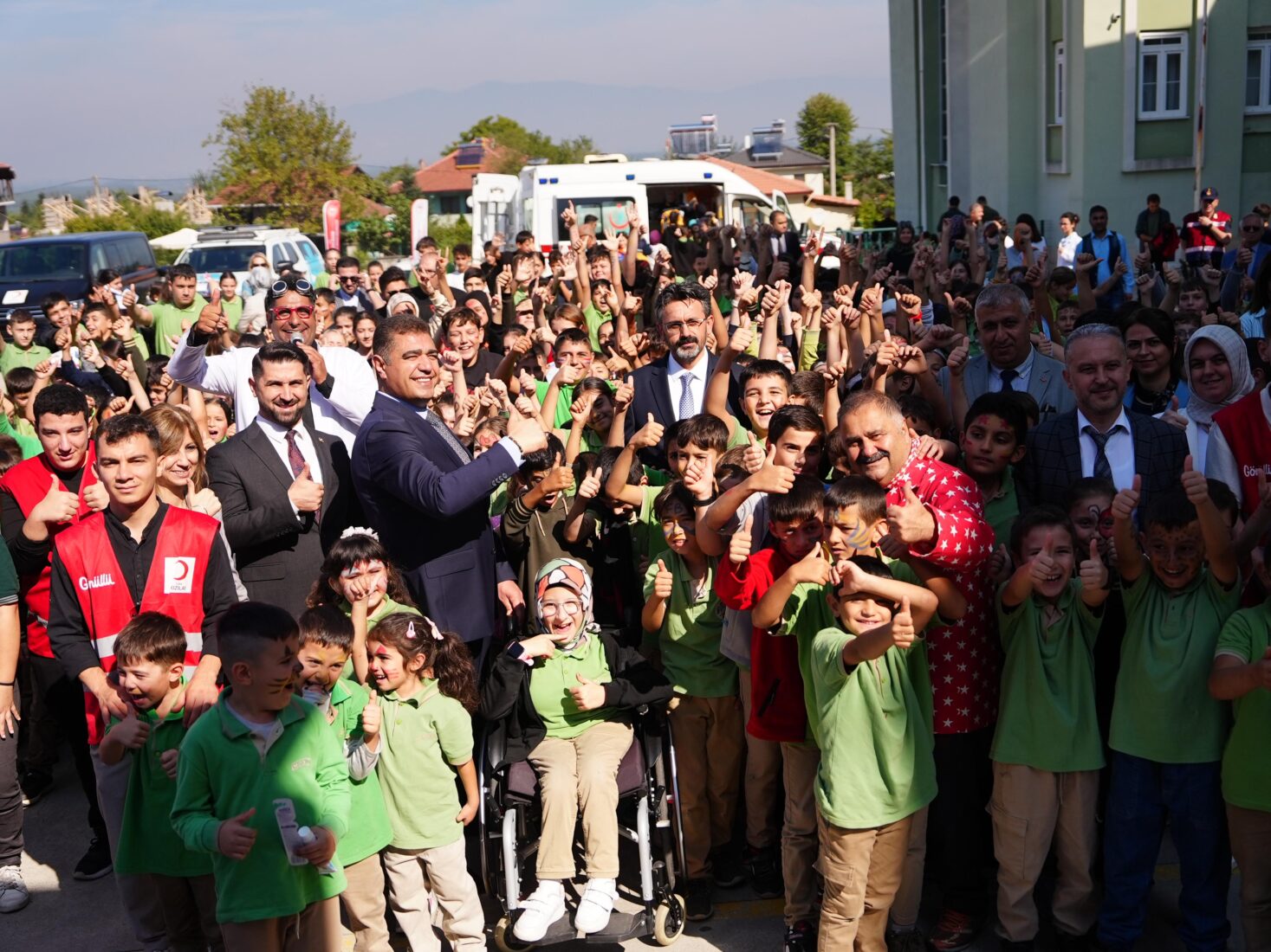 Rural students in Türkiye's Duzce enjoy theater performances