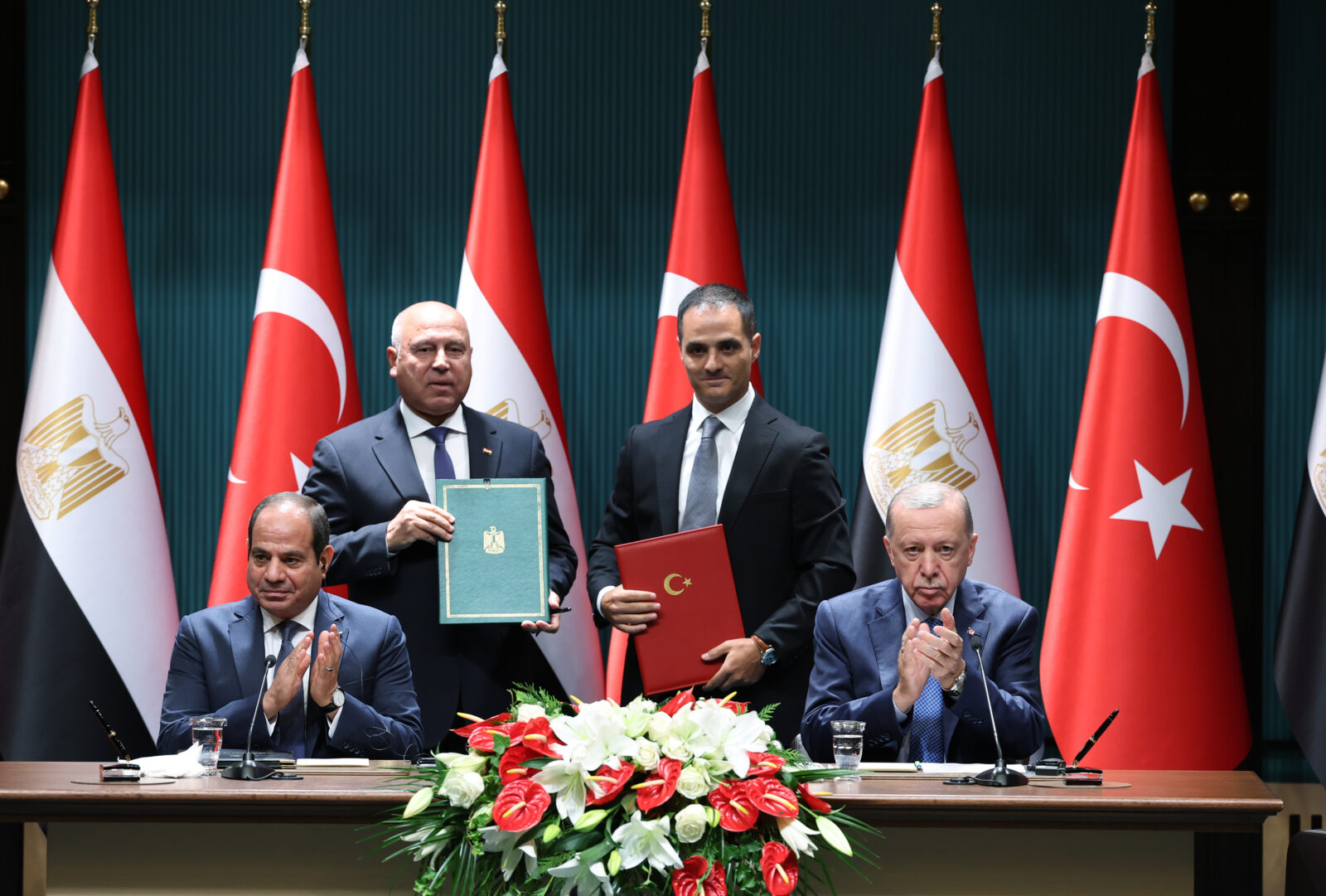 Critical meeting between Erdogan and el-Sissi yields key bilateral agreements