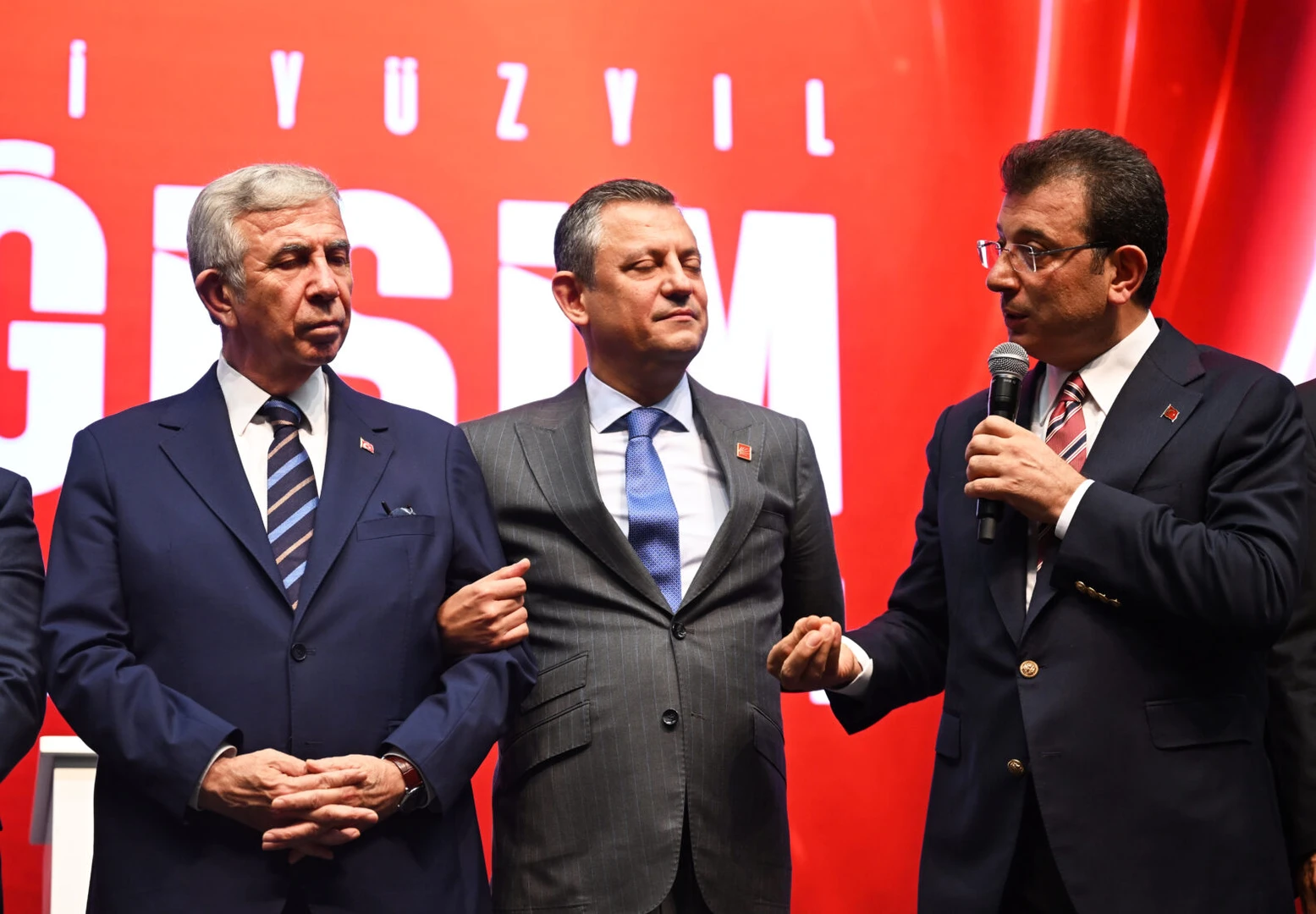 Ankara Mayor Yavas suspends presidential bid in solidarity with Imamoglu after diploma revocation 3 Istanbul Mayor Ekrem Imamoglu, CHP Chairman Ozgur Ozel and Ankara Mayor Mansur Yavas
