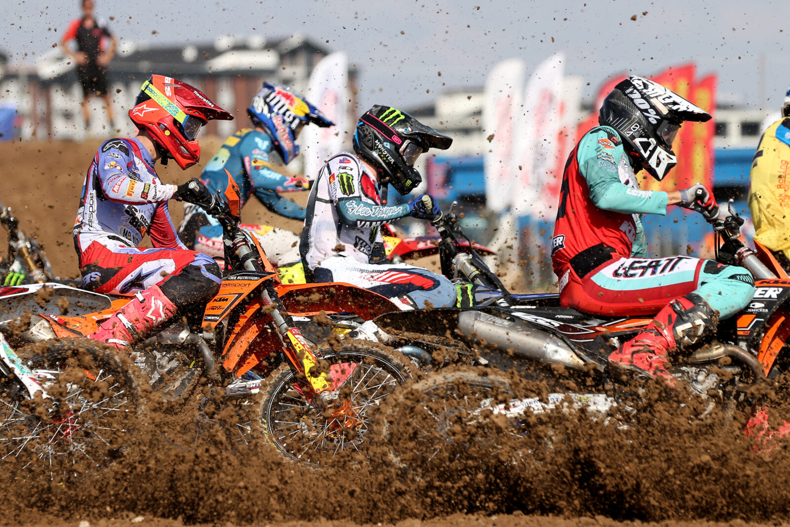 Lucas Coenen dominates MX2 Turkish round with victory