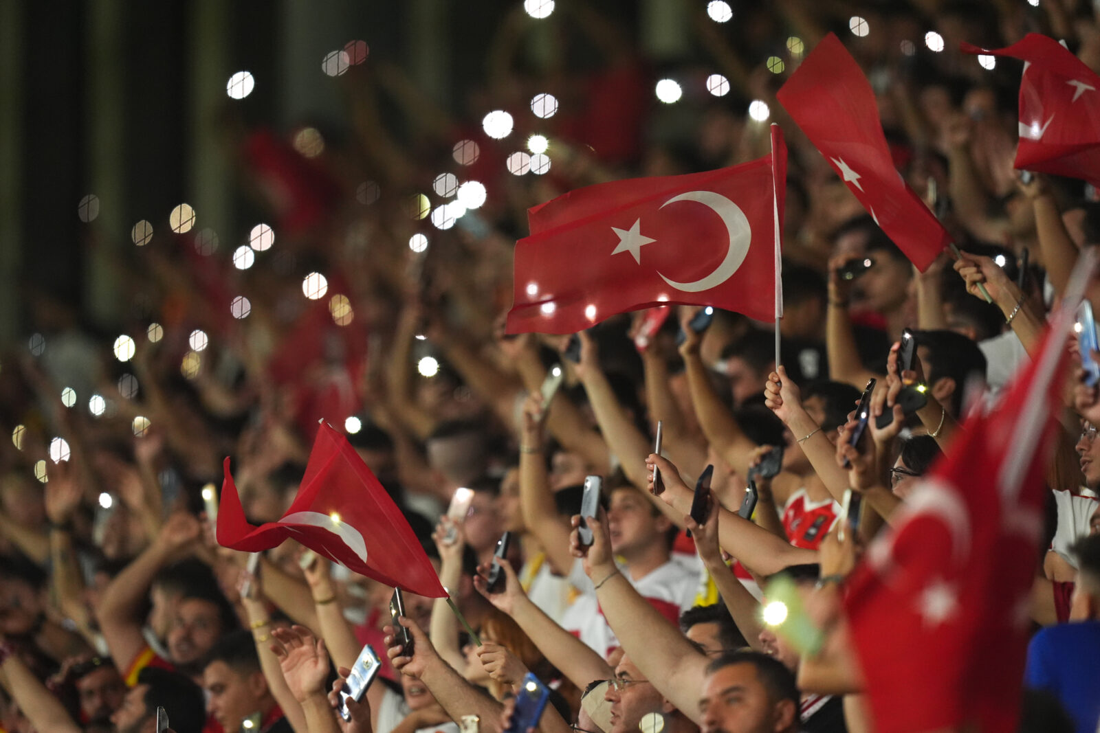 Türkiye triumphs over Iceland 3-1, Kerem Akturkoglu's hat-trick shines