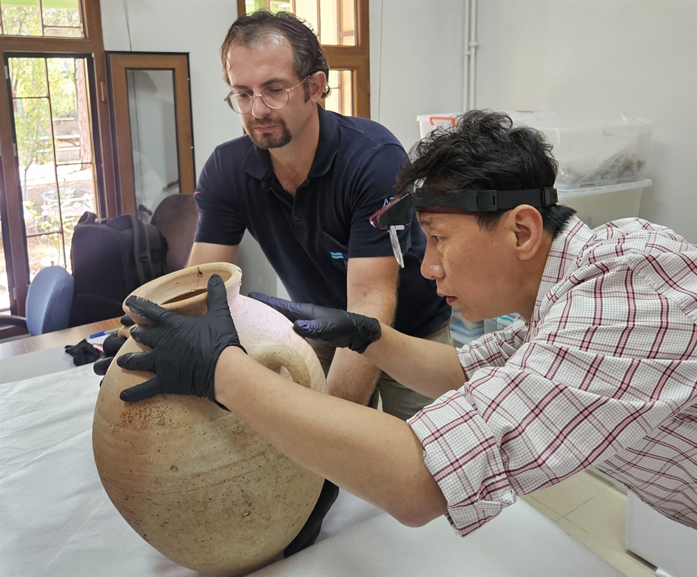 Ancient Hittite artifacts from Türkiye arrive in South Korea to be exhibited